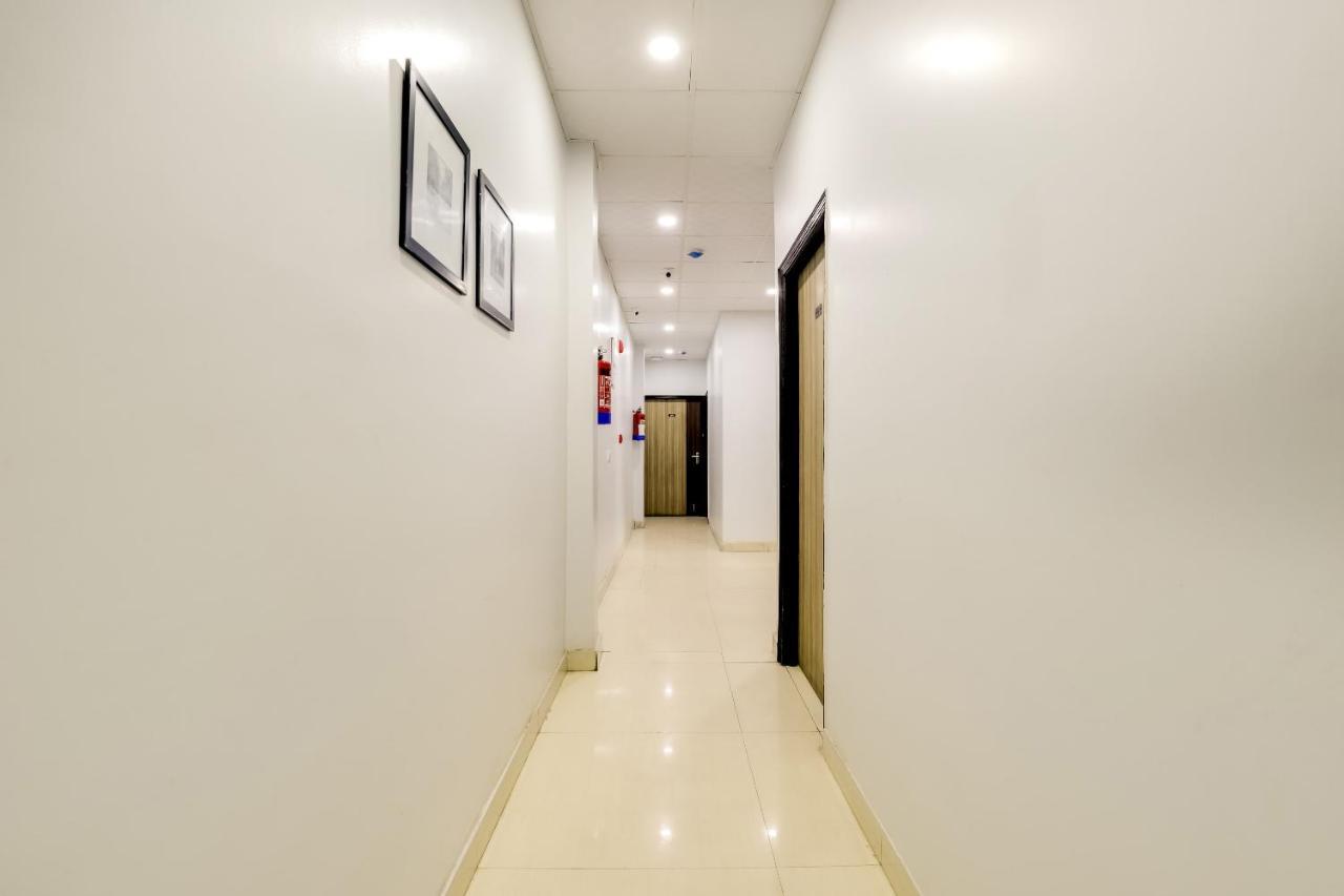 Collection O 71756 Hotel Silver Arrow Near Pacific Mall Tagore Garden Delhi  Luaran gambar